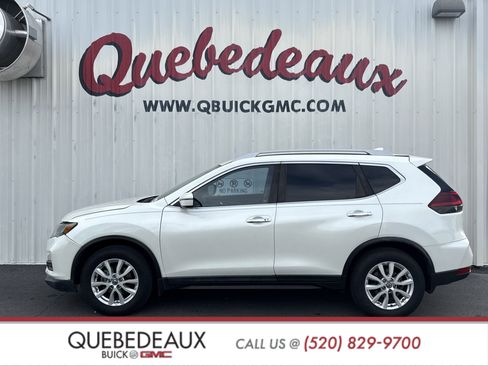 Used 2018 Nissan Rogue SV image 1