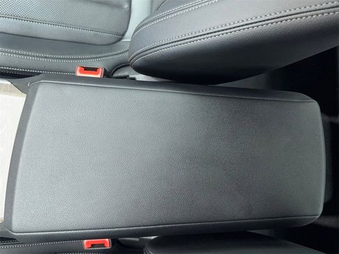 Used 2025 BMW 330i Sedan image 32