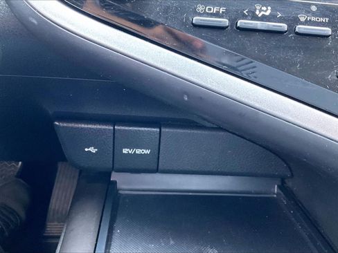 Used 2021 Toyota Camry SE FWD image 31