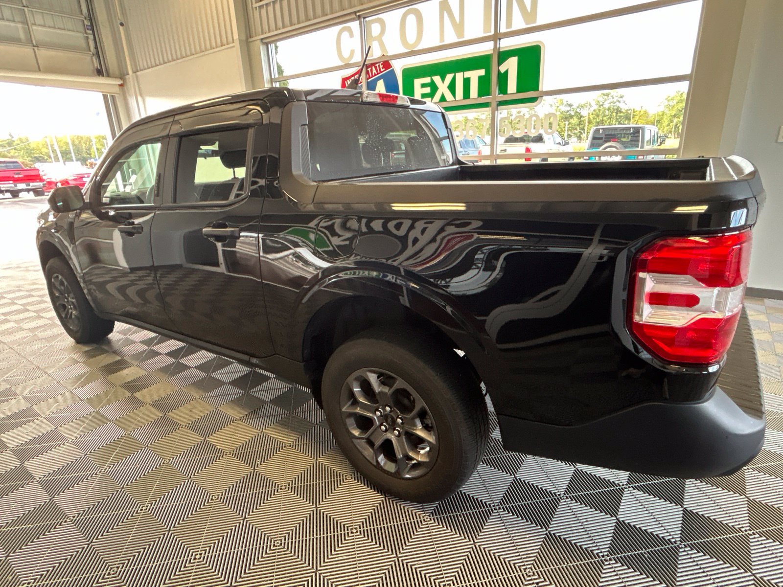Used 2022 Ford Maverick XLT FWD image 4