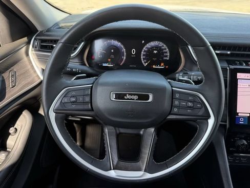 Used 2023 Jeep Grand Cherokee L Limited RWD image 12