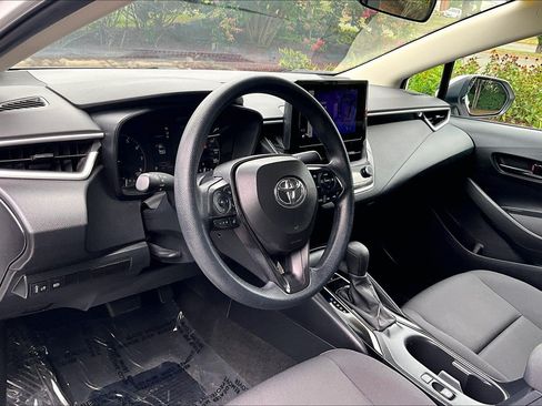 Used 2024 Toyota Corolla LE FWD image 13