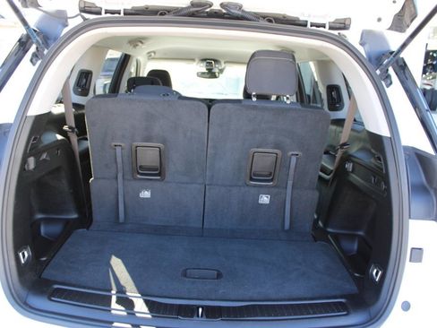 Used 2023 Jeep Grand Cherokee L Laredo image 33