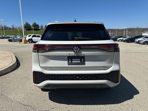 Used 2026 Volkswagen Tiguan SEL R-Line image 5