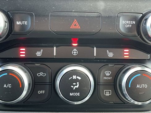 Used 2022 RAM 1500 Big Horn AWD/4WD image 35