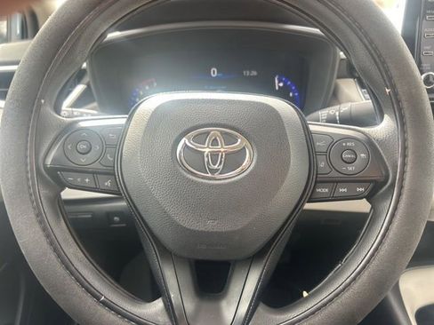 Used 2021 Toyota Corolla LE image 14