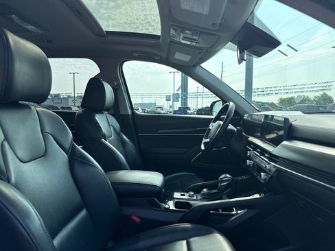 Used 2025 Kia Telluride S FWD image 7