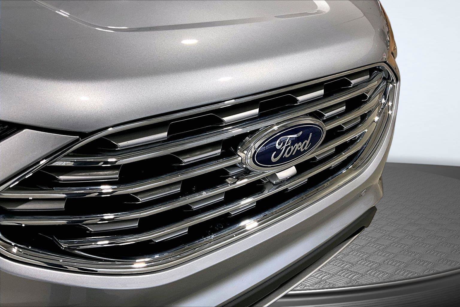 Used 2023 Ford Edge Titanium w/ Equipment Group 301A AWD/4WD image 29