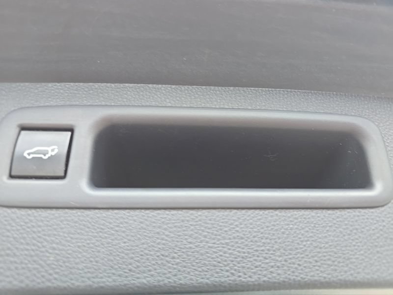 Used 2021 Toyota Highlander XLE AWD/4WD image 33