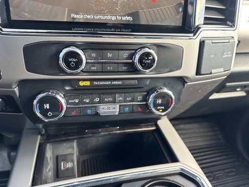 Used 2022 Ford F250 Lariat w/ Lariat Value Package image 15