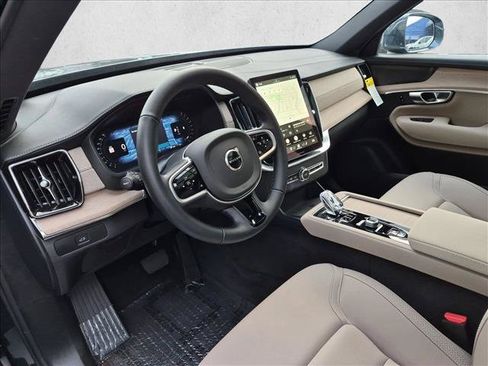 Used 2026 Volvo XC90 B6 Plus w/ Protection Package Premier AWD/4WD image 10