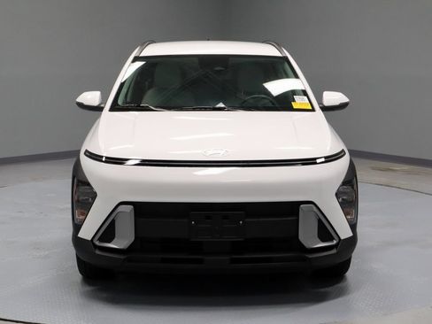 Used 2025 Hyundai Kona SEL FWD image 6
