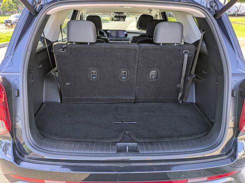 Used 2024 Hyundai Palisade SEL FWD image 13