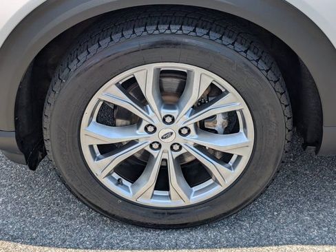 Used 2021 Ford Explorer XLT w/ Equipment Group 202A RWD image 13
