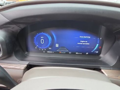 Certified 2021 Ford Explorer Platinum w/ Equipment Group 601A image 3