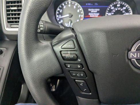 Used 2022 Nissan Frontier SV image 15