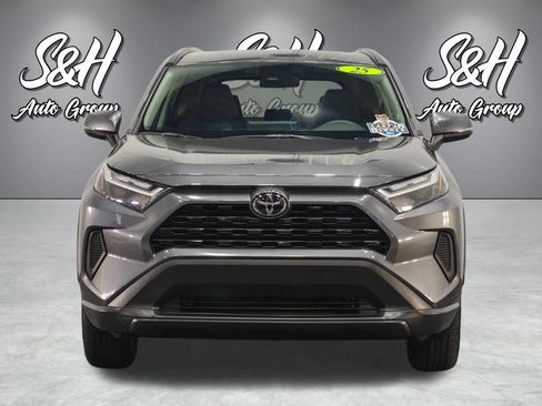 Used 2025 Toyota RAV4 XLE AWD/4WD image 12