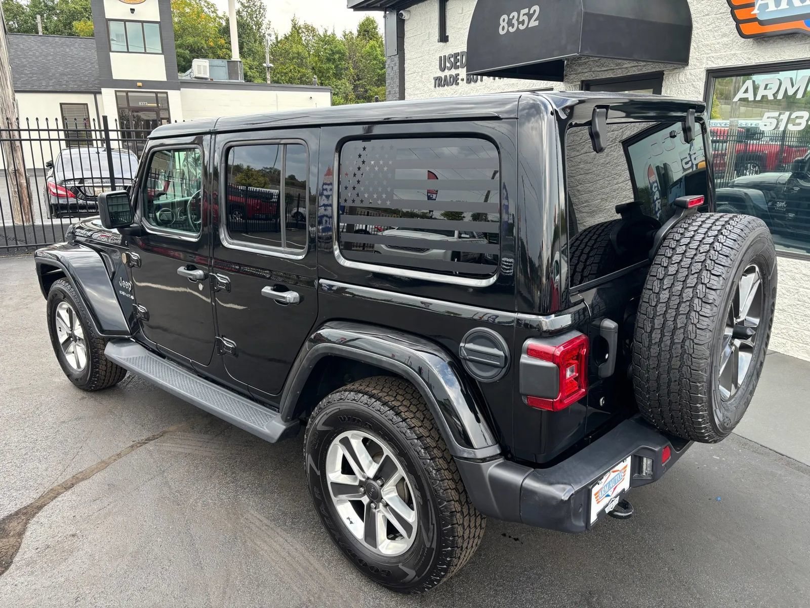 Used 2020 Jeep Wrangler Unlimited Sahara AWD/4WD image 7
