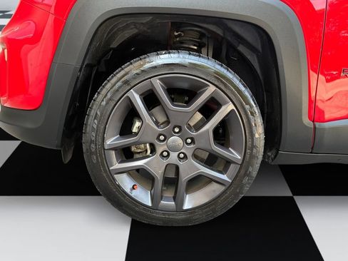Used 2022 Jeep Renegade Latitude AWD/4WD image 14