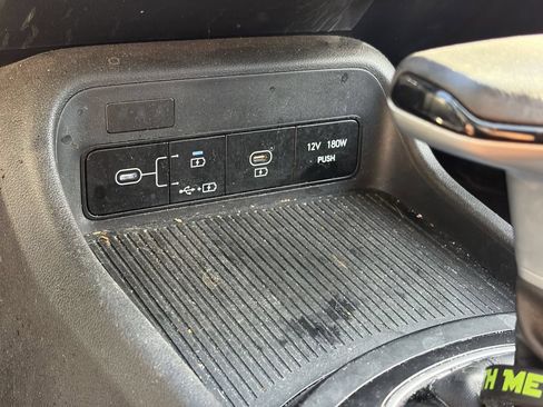 Used 2024 Hyundai Kona SEL FWD image 10