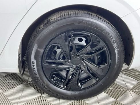 Used 2025 Nissan Sentra S FWD image 9