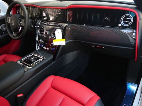 New 2026 Rolls-Royce Cullinan Black Badge AWD/4WD image 18