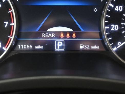 Used 2024 Nissan Sentra SR w/ SR Premium Package FWD image 12