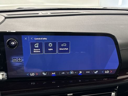 New 2026 Chevrolet Traverse Z71 w/ Driver Confidence Package AWD/4WD image 63
