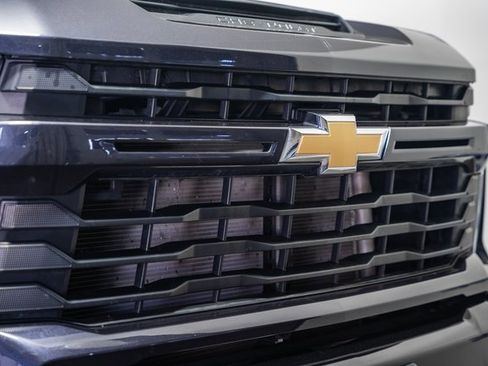 Used 2024 Chevrolet Silverado 2500 Custom w/ Custom Convenience Package image 13