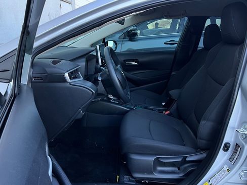 Used 2020 Toyota Corolla LE image 10
