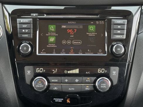Used 2021 Nissan Rogue Sport SL w/ Premium Package FWD image 17
