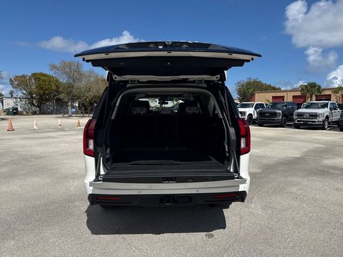 Certified 2025 Ford Expedition Max Active image 32