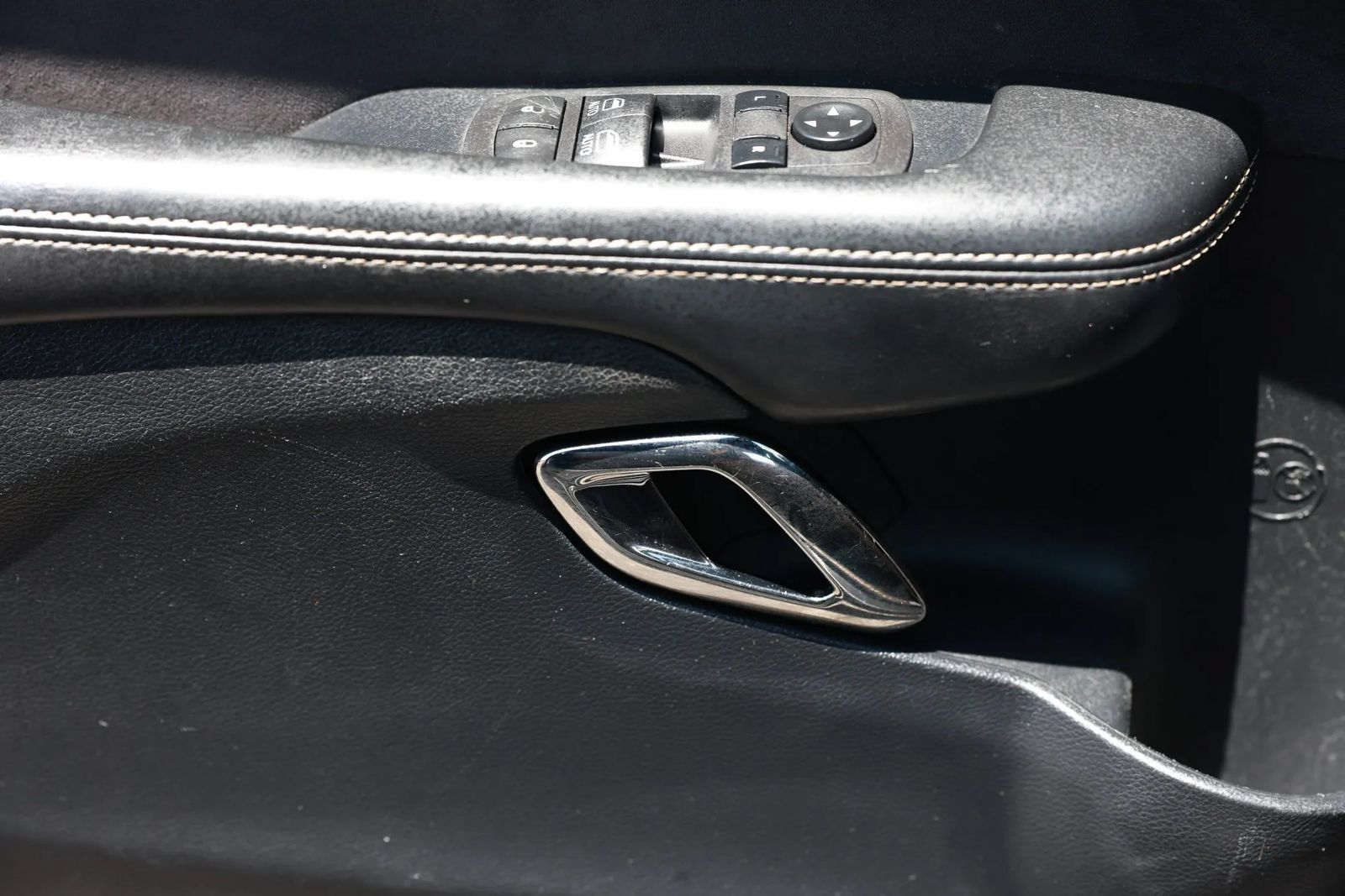 Used 2015 Dodge Challenger SRT Hellcat RWD image 40