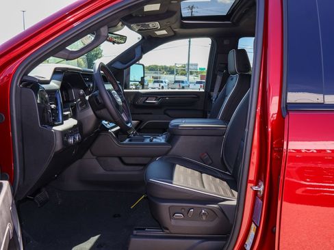 New 2026 GMC Sierra 2500 AT4X w/ LPO, Black Badging Package AWD/4WD image 8