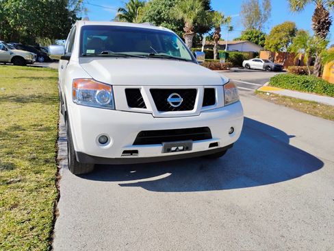 Used 2011 Nissan Armada SV image 3