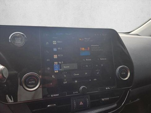 Used 2025 Lexus NX 250 FWD image 19