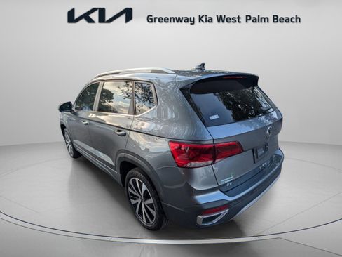 Used 2022 Volkswagen Taos SE image 6