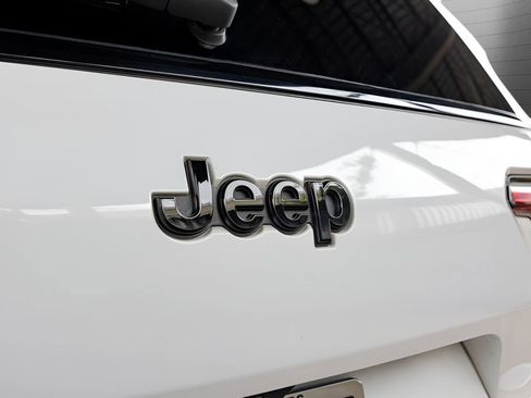 Used 2023 Jeep Grand Cherokee L Laredo AWD/4WD image 16