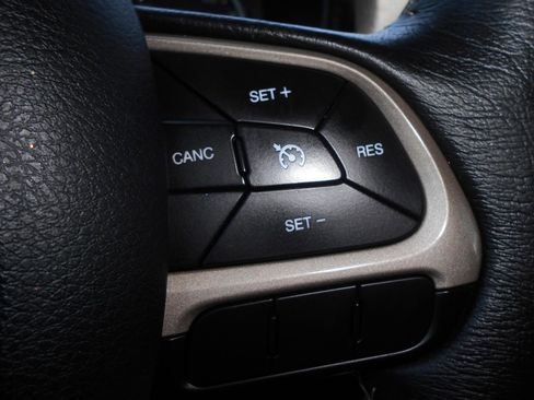 Used 2016 Jeep Renegade Limited AWD/4WD image 19