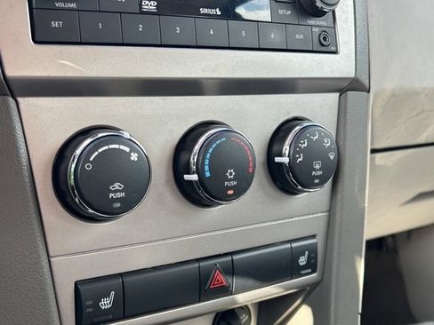 Used 2009 Dodge Avenger R/T FWD image 37