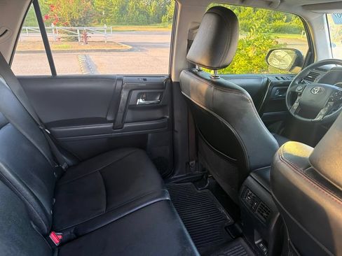 Used 2022 Toyota 4Runner TRD Off-Road Premium w/ TRD Black Wheel Package (TMS) AWD/4WD image 16