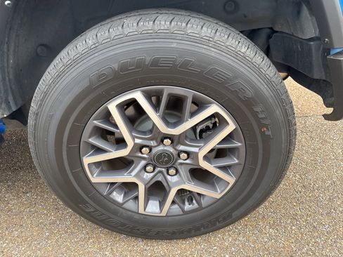 Used 2024 Jeep Wrangler Sahara w/ Technology Group image 11