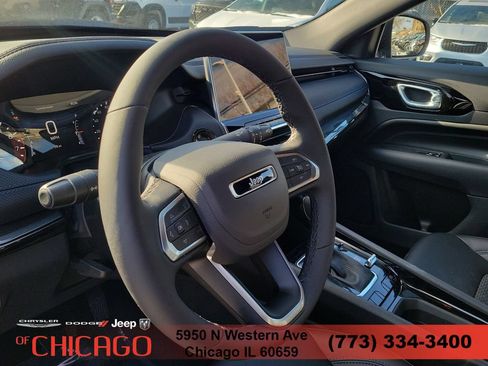 Used 2026 Jeep Compass Latitude AWD/4WD image 16