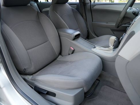 Used 2011 Chevrolet Malibu LS FWD image 8