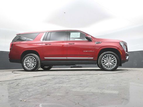New 2026 GMC Yukon XL Denali w/ Sun & Power Step Package AWD/4WD image 30