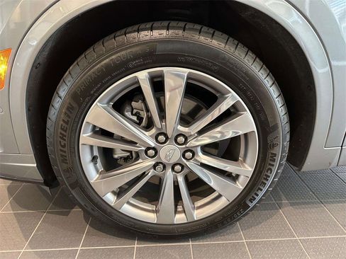 Certified 2025 Cadillac XT6 Premium Luxury w/ Technology Package image 6