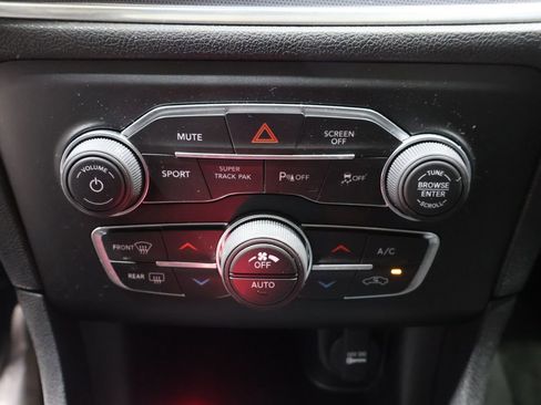 Used 2018 Dodge Charger GT image 36