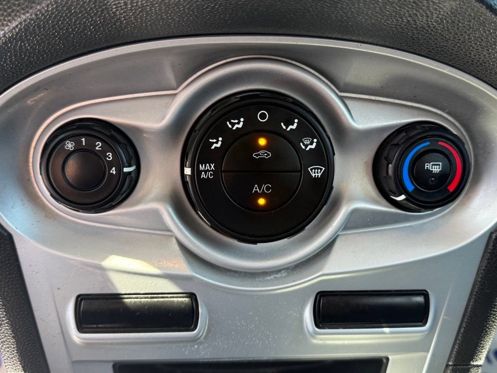 Used 2019 Ford Fiesta SE FWD image 21
