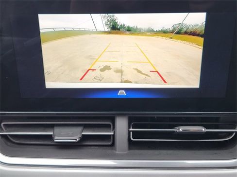 Certified 2024 Chevrolet Trax LT w/ Driver Confidence Package image 19