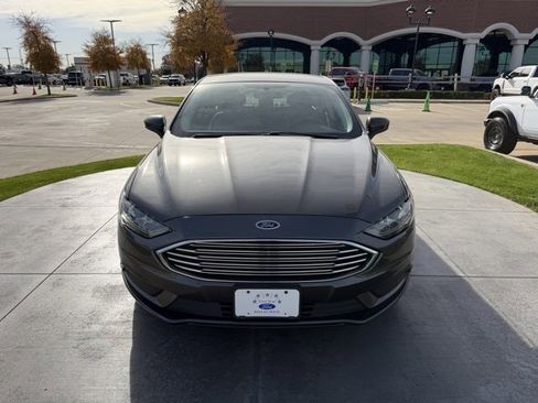 Certified 2017 Ford Fusion SE w/ Fusion SE Technology Package image 2